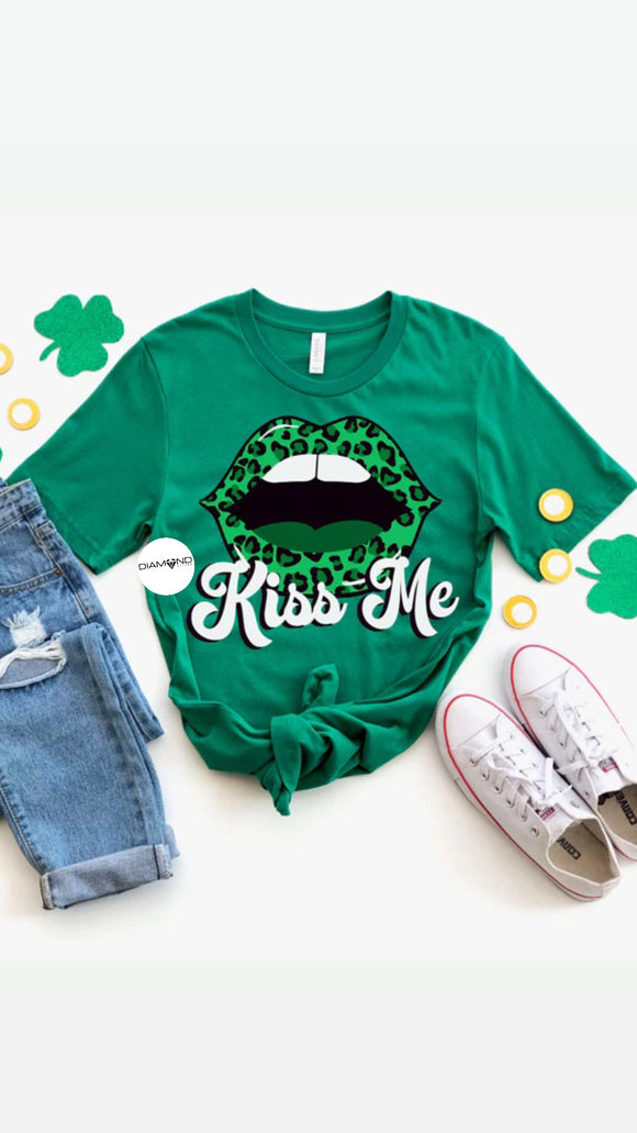 Kiss Me (Green Leopard)